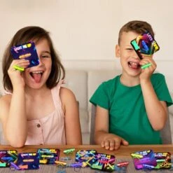 32PCs Kids' Valentine’s Glow Stick Rings With Personalized Cards -Popfun 32pcs kids valentines glow stick rings with personalized cards 642757