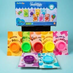 Kids Valentine Play Dough Set With Cards 28pcs